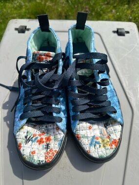Kids Blue Floral Lace-Up Sneakers